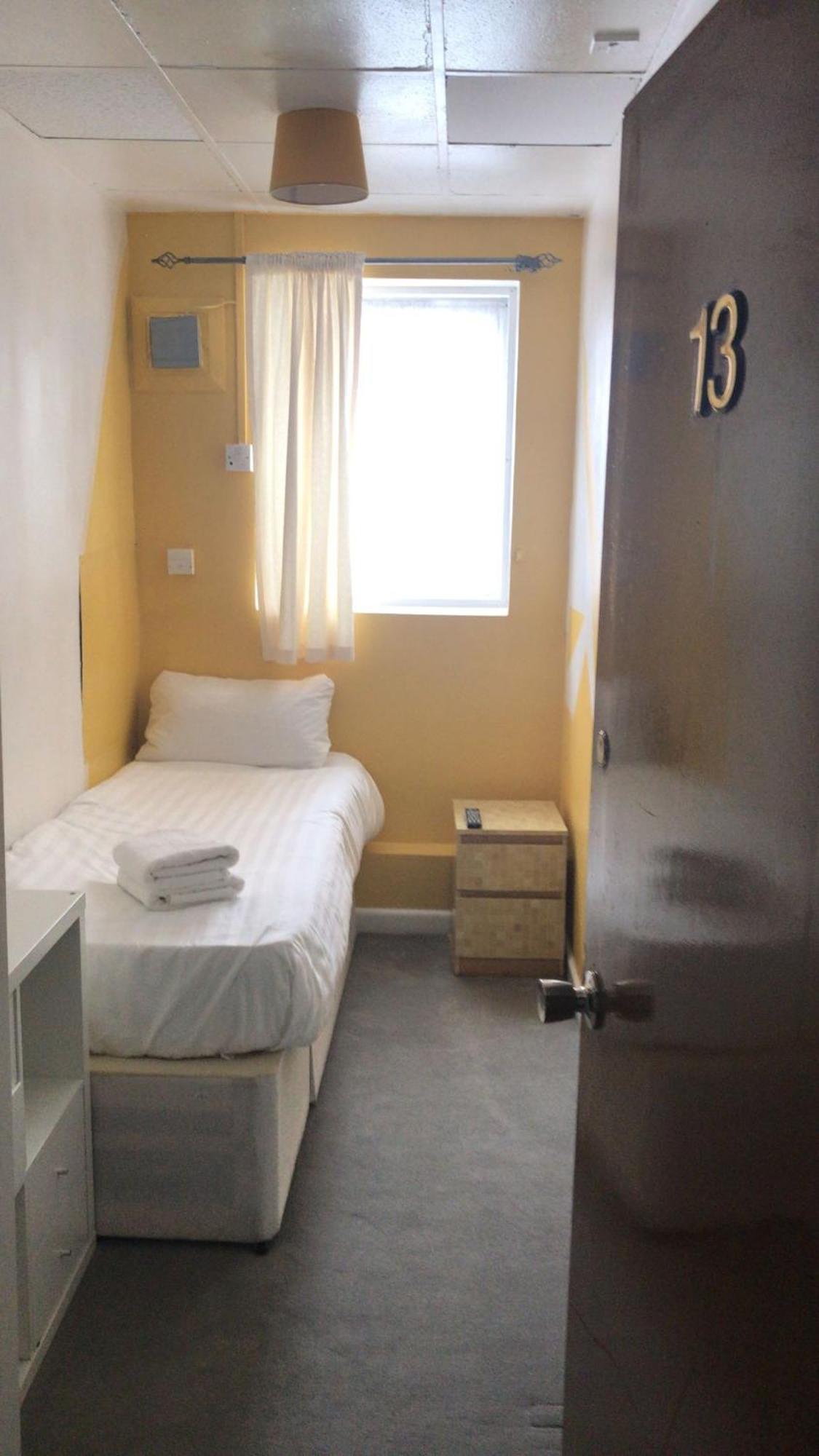 Acorn Lodge Guest House - Free Parking Госпорт Екстериор снимка