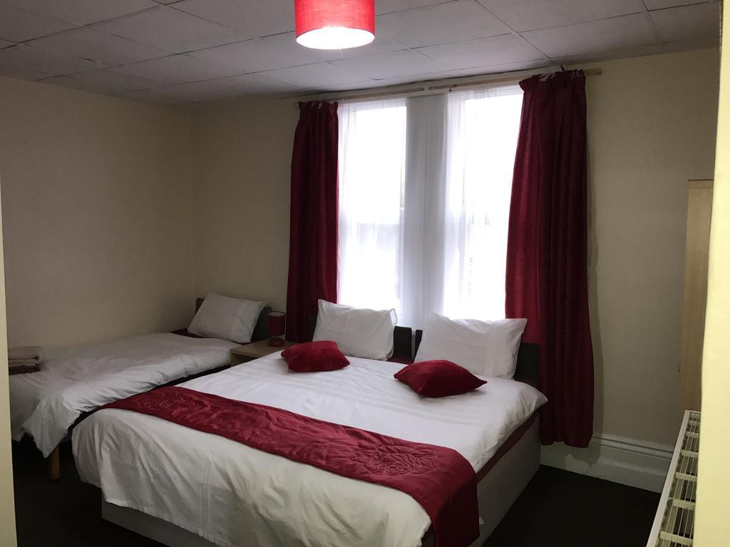 Acorn Lodge Guest House - Free Parking Госпорт Екстериор снимка