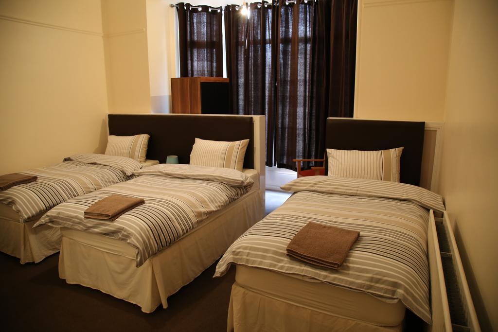 Acorn Lodge Guest House - Free Parking Госпорт Екстериор снимка